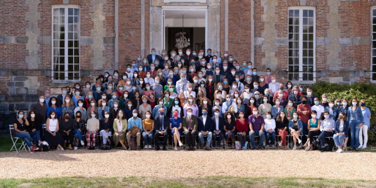 Photo de groupe de toute l'équipe de l'École alsacienne, 1er septembre 2020, en journée pédagogique.